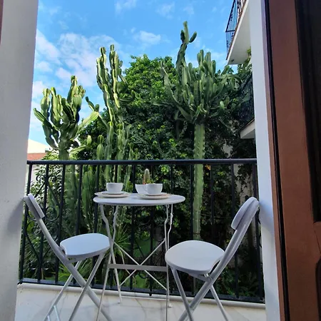 Blue Plate Old Town Apartman